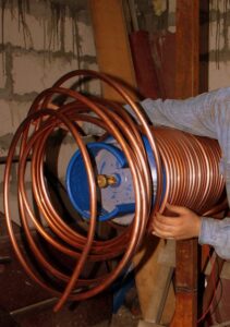 Miedź w Twoim Domu: Dlaczego Rurki Miedziane Są Kluczem do Niezawodnej Instalacji